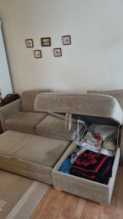 Vând Canapea, Scaun și Taburet din set Mobexpert la 1200 de lei.