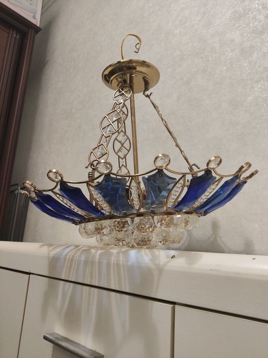 Продам люстру хорошую