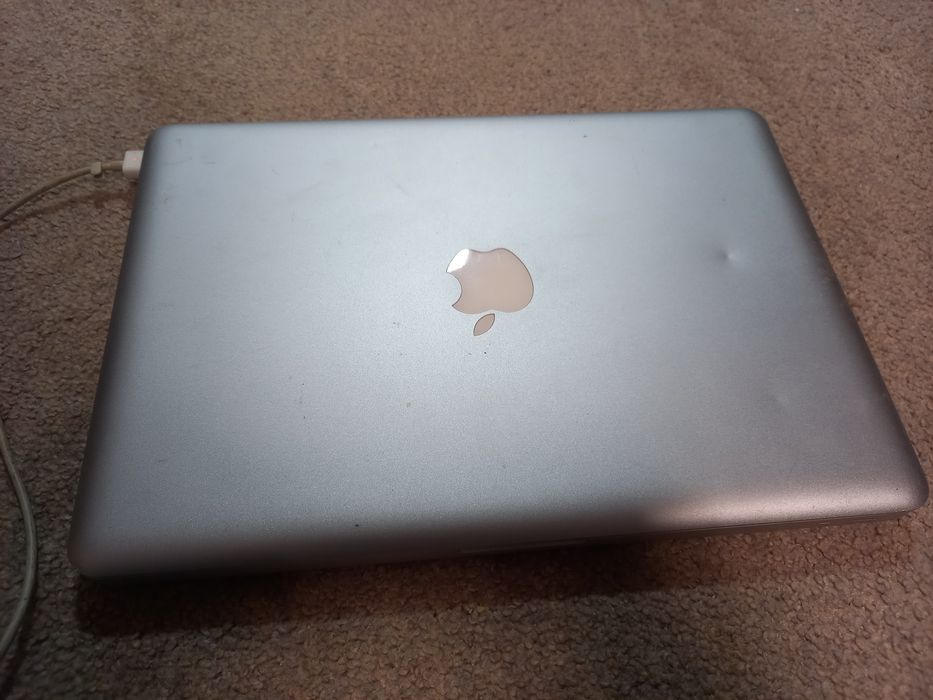 MacBool Pro 13 Mid 2010,core 2 duo și 4gb de ram  baterie 2 ore