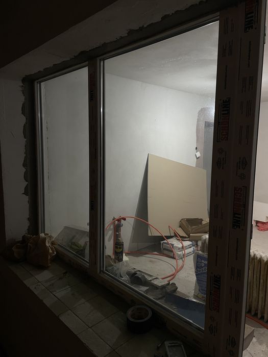 Geamuri cu usa pentru balcon
