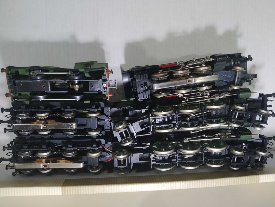 Mega lot Marklin(locomotive,vagoane),HO,trenulete electrice