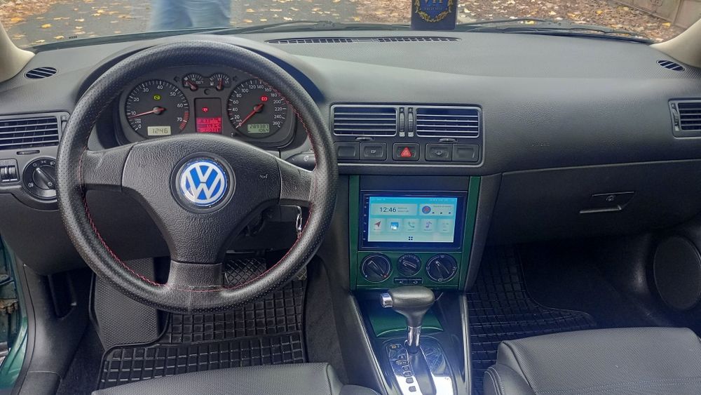 Volkswagen bora 1.6 sr.. fara rugina ...scaune de piele