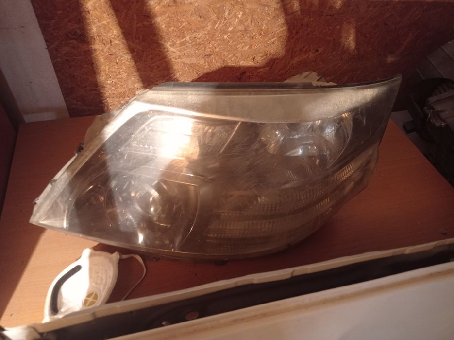 Фара на Альфард .