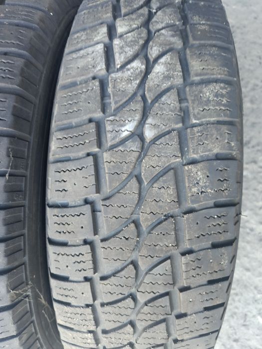 БУСОВИ ЗИМНИ -16цола -225/75-1бр.-80лв."RIKEN"