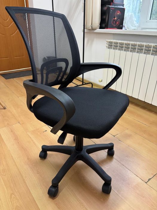 Продам офисные кресла