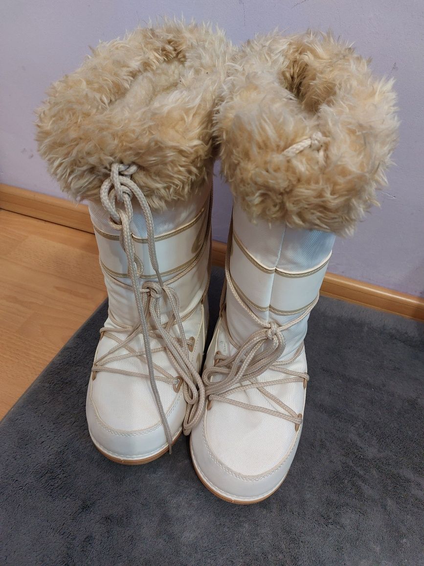 Vând Cizme Moon boots Alaska boots marimea 38-40