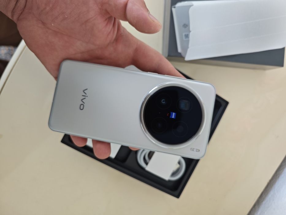 Vivo X200 PRO 16/512Gb новом состоянии