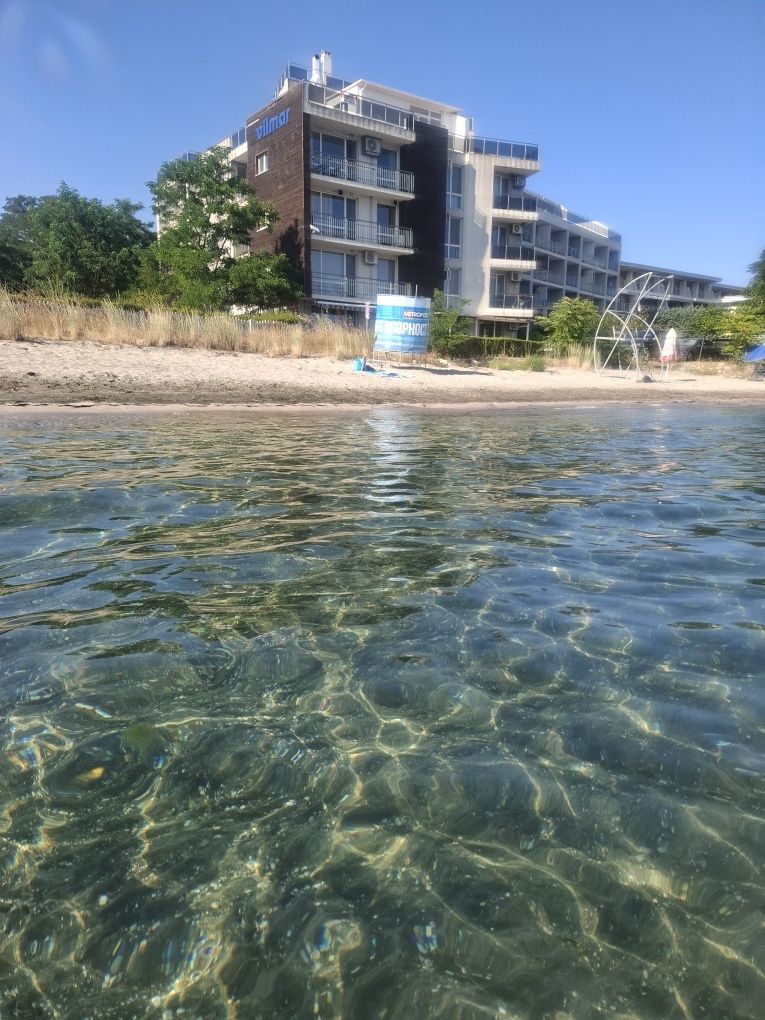 Студио под наем в Поморие- първа линия море, басейн ,паркомясто
