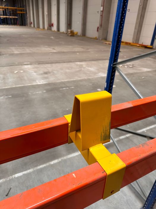 Rafturi metalice stop paleti  in stoc