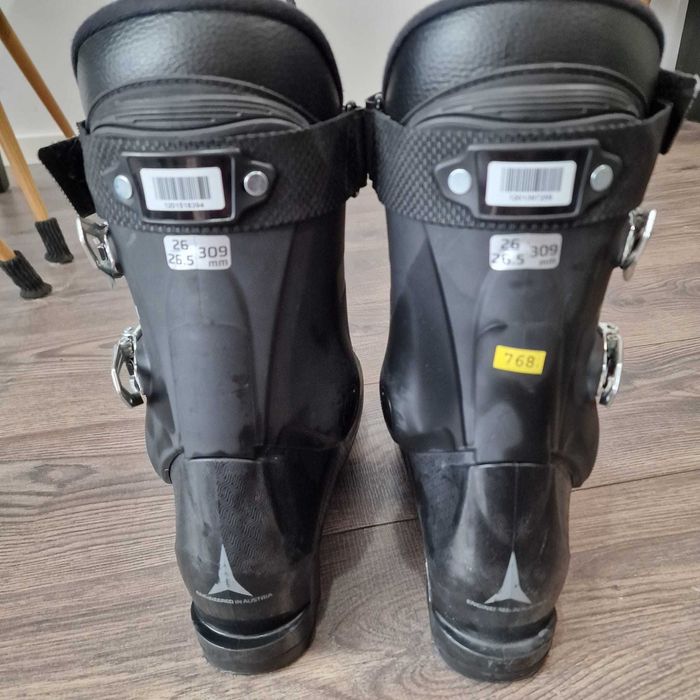 Clapari Atomic Hawx R90X Magna aproape noi