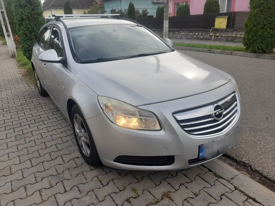 Vând Opel Insignia