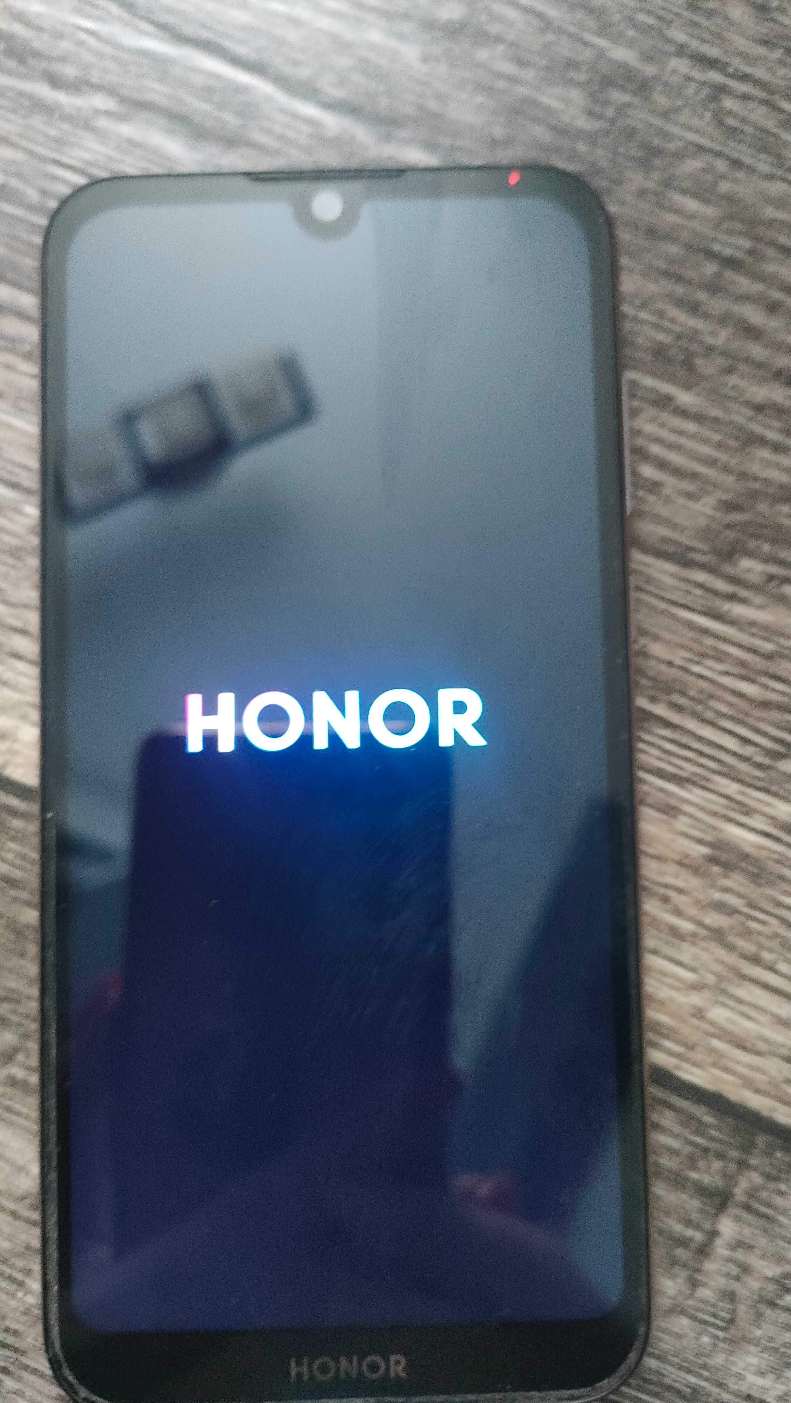 Телефон HONOR 8s