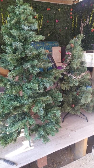 Продам ёлки искусственные