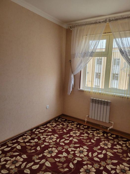 Mindonobod MFY 3 xonali kvartira sotiladi mashina bozor oldida