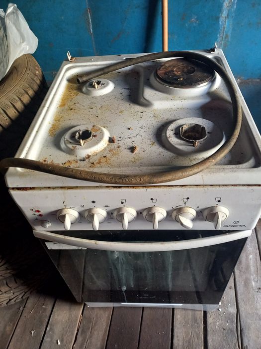 Продам газовую плиту