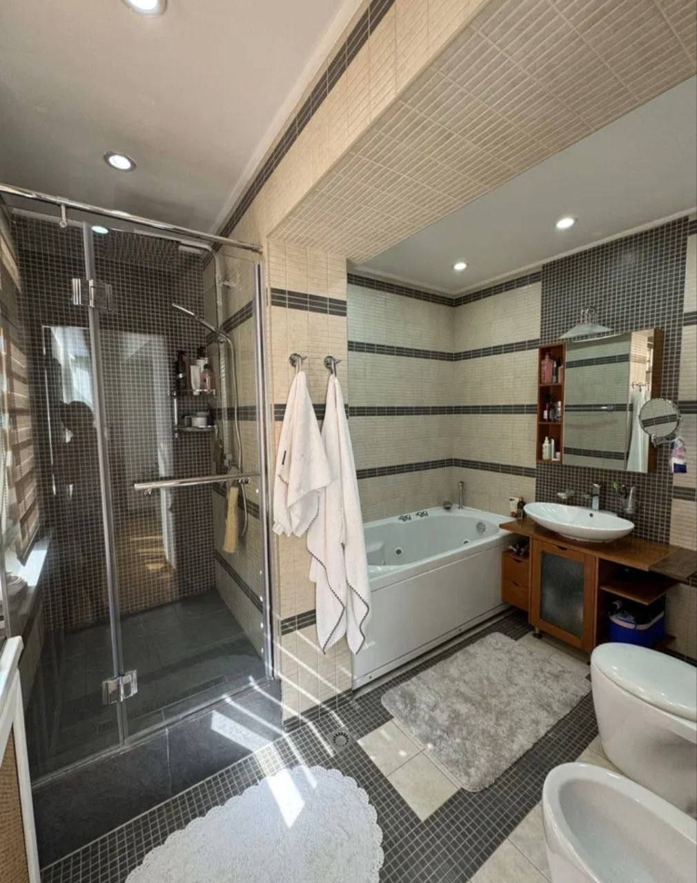 Продается 5ти ком квартира, ор-р: Пушкин Салар, 140 м²