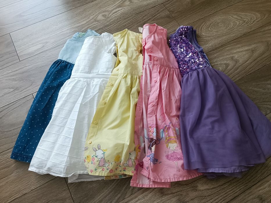 Lot rochițe mărimea 104-110
