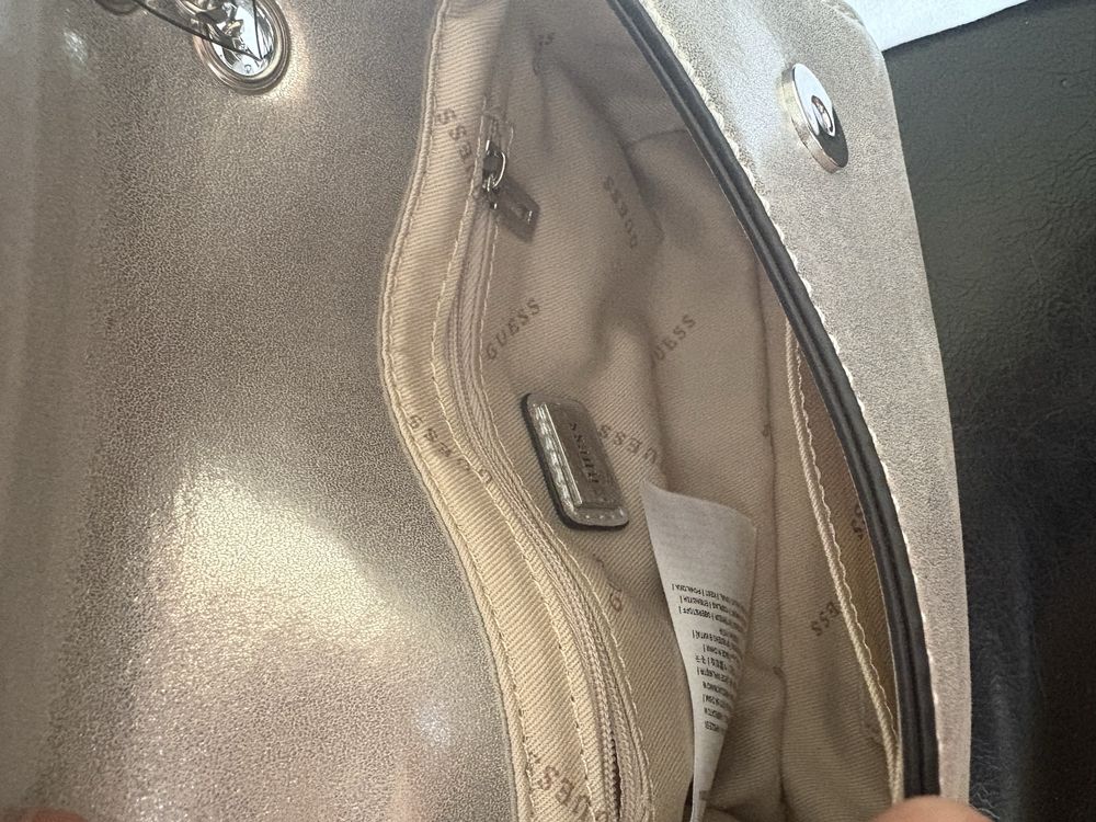 Нова сребърна малка чанта Guess