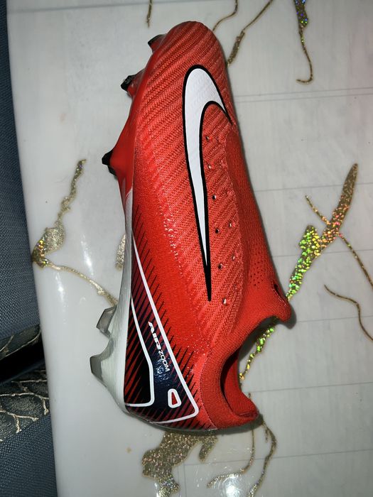 Продаю бутсы найк айр