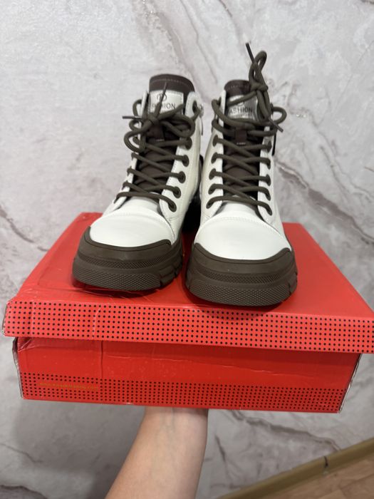 Ботинки осень новые