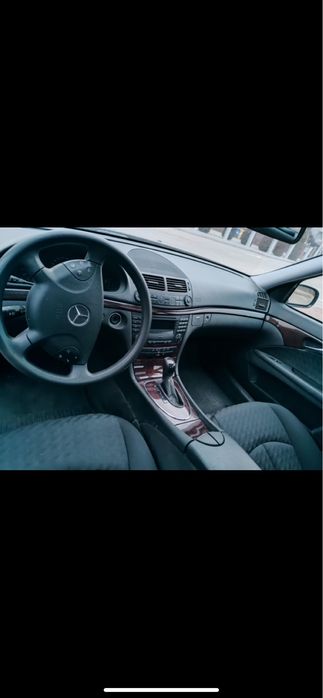 Mercedes-Benz E220