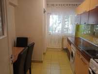 Dau în chirie apartament 3 camere Micro 17 Satu Mare