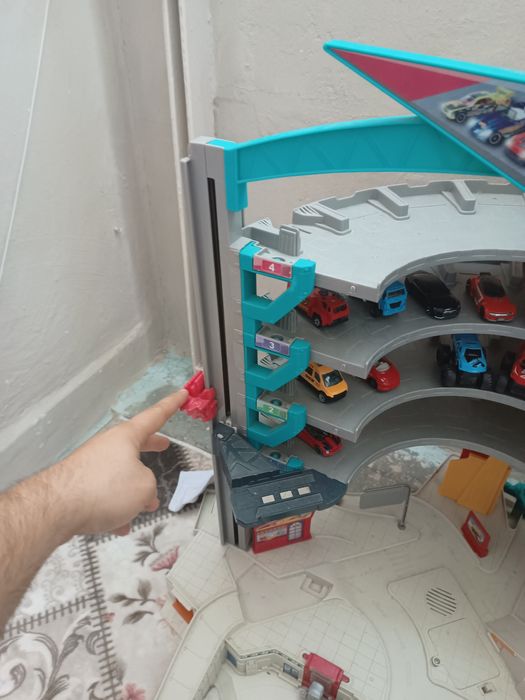 Мега гараж hot wheels