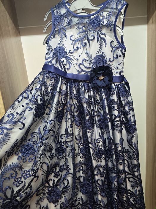 Нарядное платье для девочки