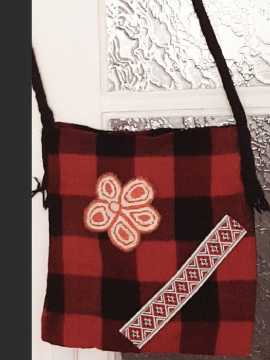 Автентично каре ,пана , и възглавнички,с авте нтична украса/4бр за 15л