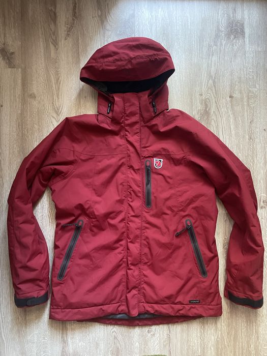 Bergans Fjallraven Carhartt Calvin Klein Bogner  яке