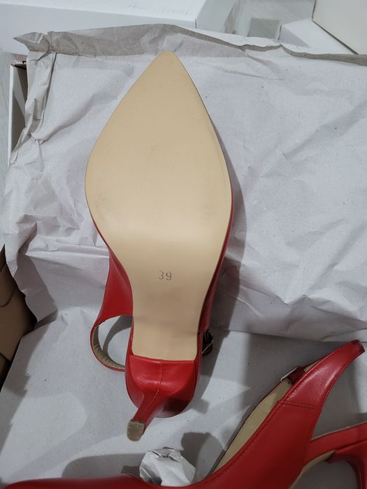 Pantofi stiletto