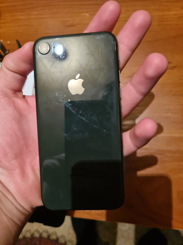 IPhone 8 Батерия 76%