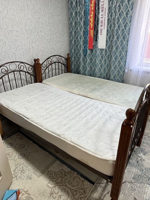 Продам кровать двухярусную