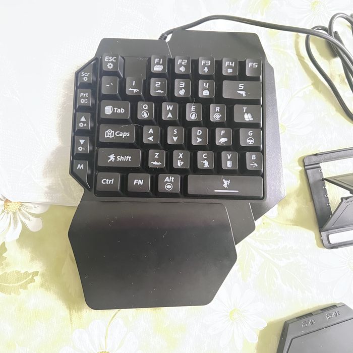 Гейминг клавиатура комплект с мишка за телефон