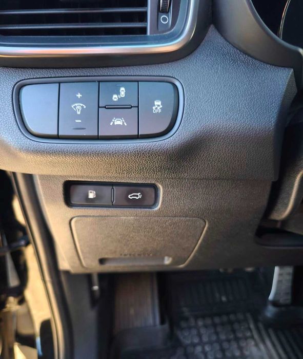 Продавам Kia Sorento 2. 2 CRDI 200к. с. AWD 2015г