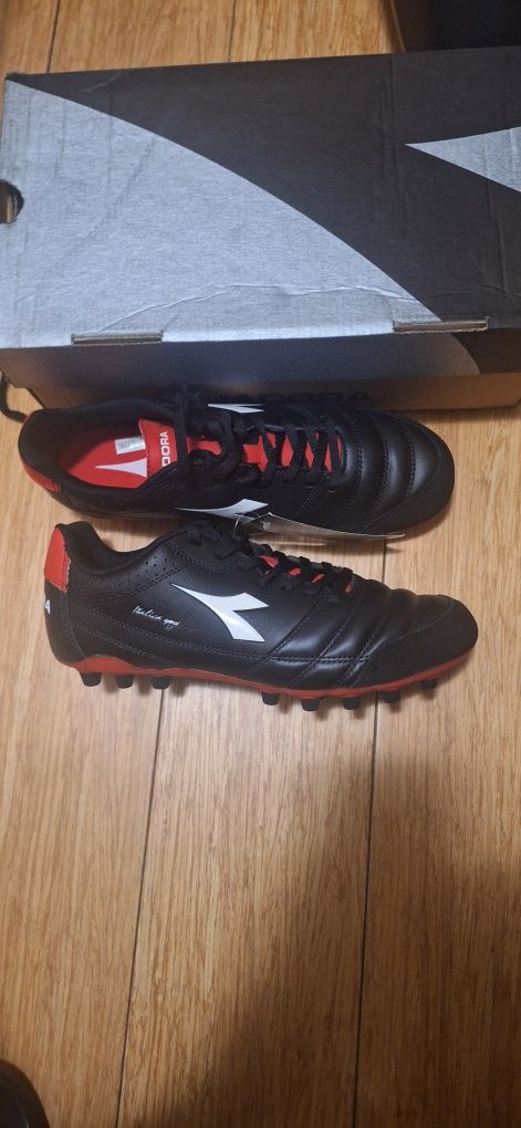 Чисто нови футболни обувки Diadora 39-ти номер