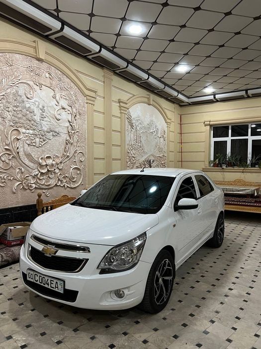 Автомобиль кобальт