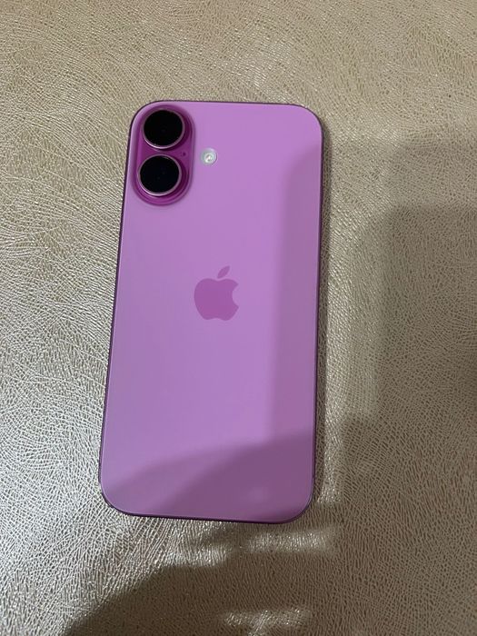 Telefon Iphone 16 Roz