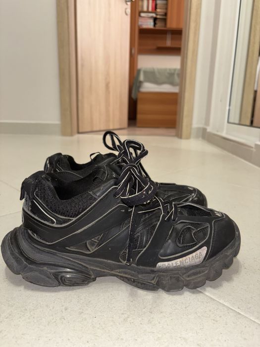 Balenciaga track