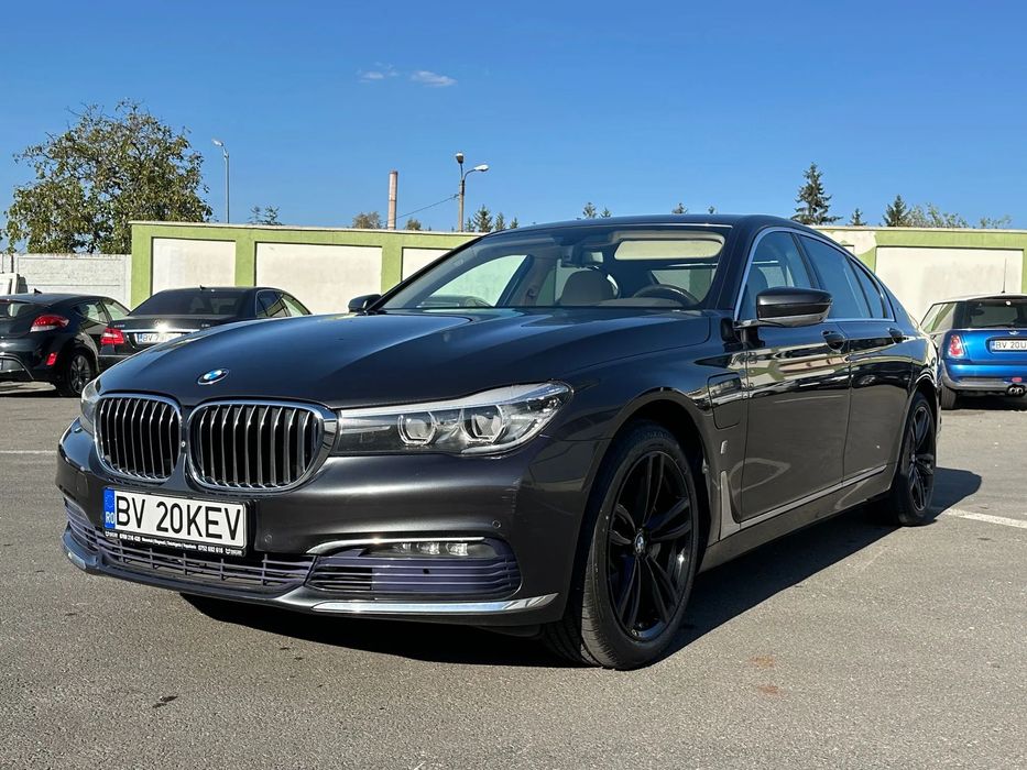 BMW Seria 7 740e Plug In Hybrid/Camera 360/Garantie/Tva Deductibil/09.2016.