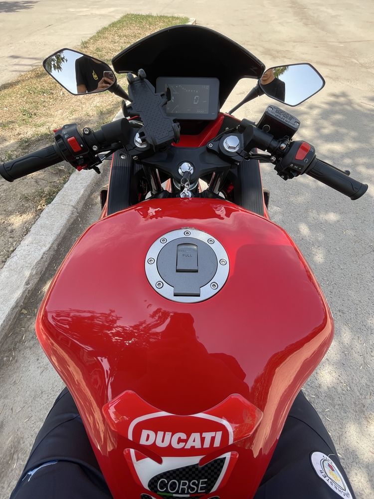 Ducati panigale Bikeland xl 200 9s