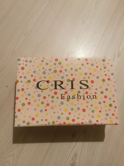 Pantofi eleganți cu toc cui