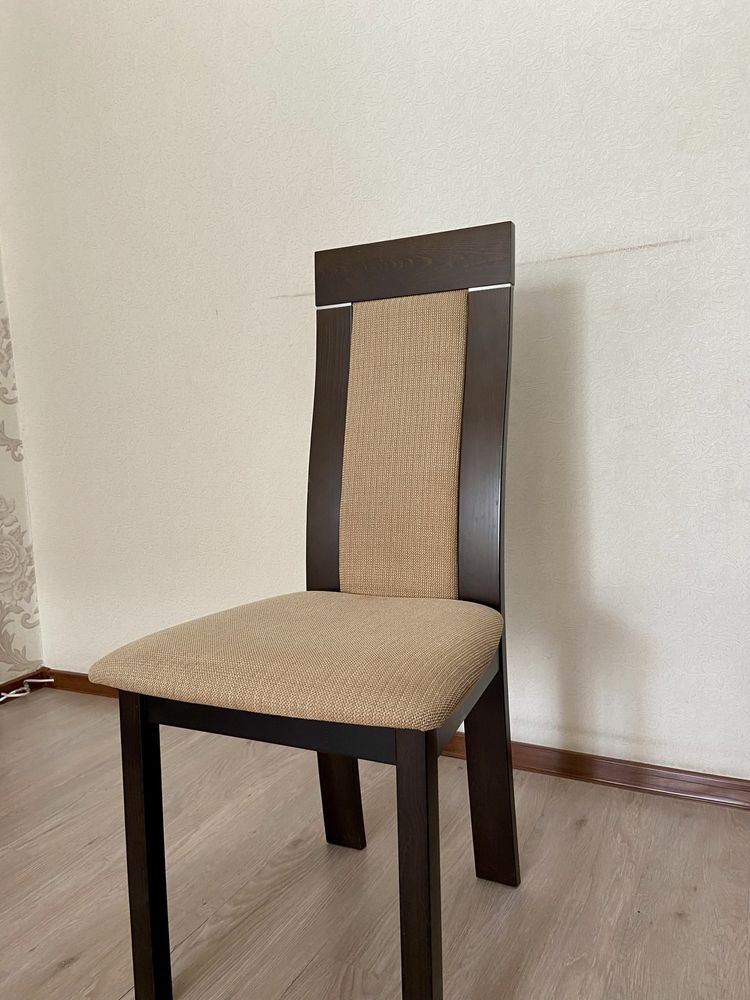 Продам стол и 6 стульев