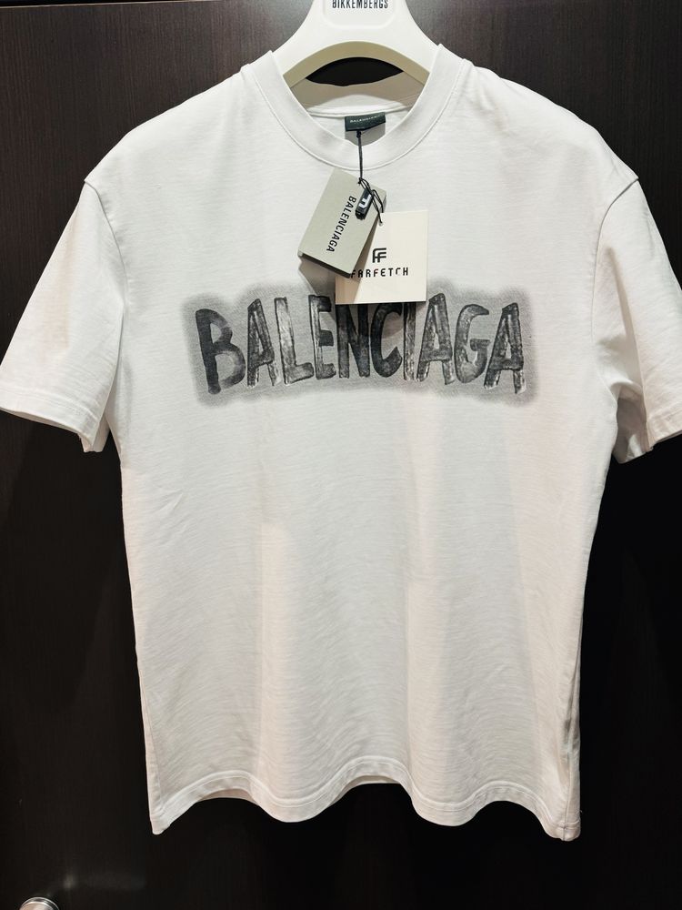 Лимитирана оригинална тениска Balenciaga