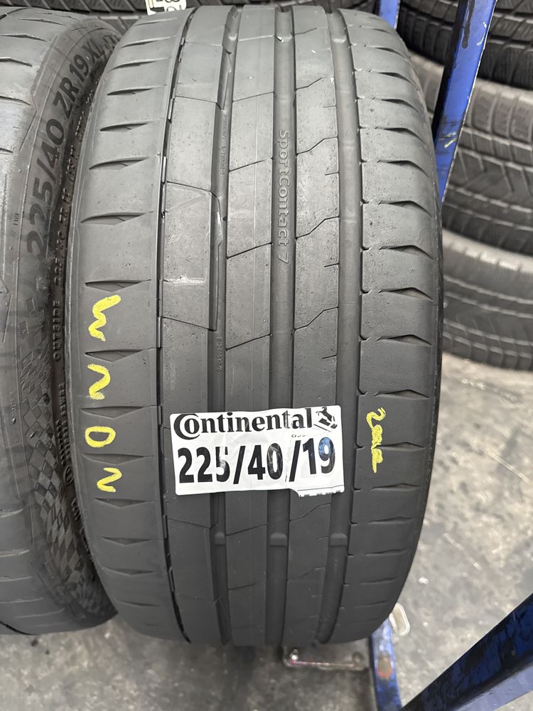 225/40/19 Continental