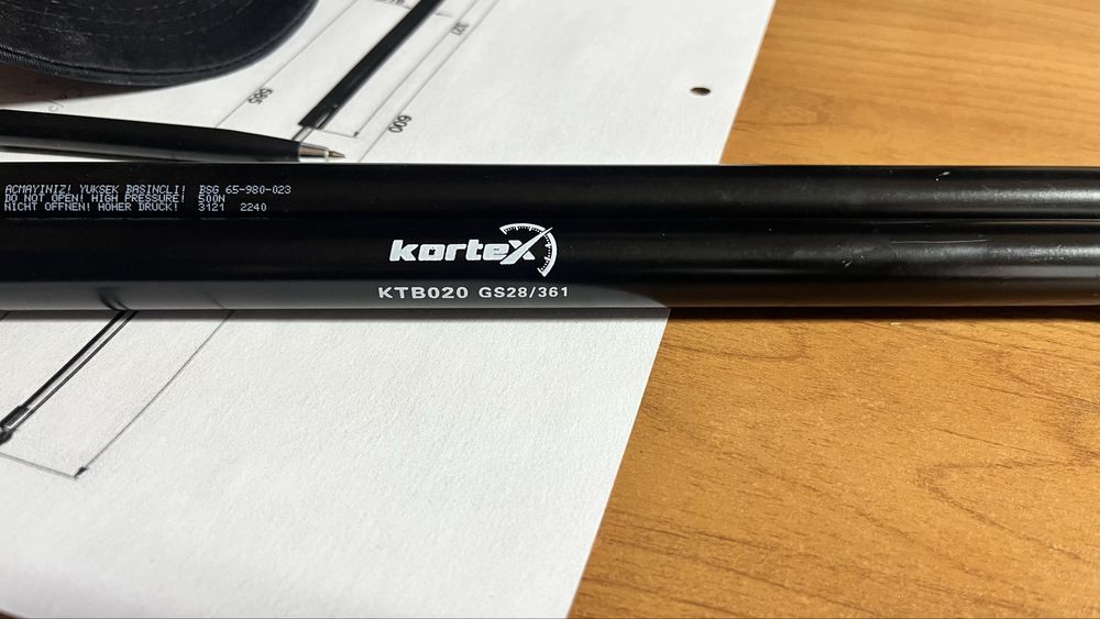 Продаются газовые упоры