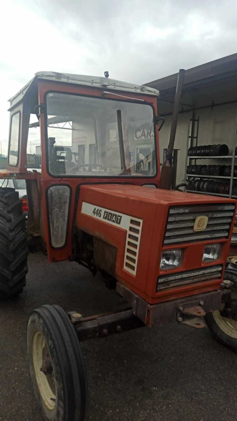 Tractor Fiat model 446