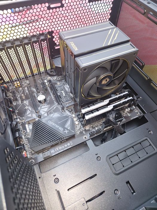 Calculator Gaming Ryzen 5600x GTX 1070 Aorus SSD M2 980Pro Lian LI 207