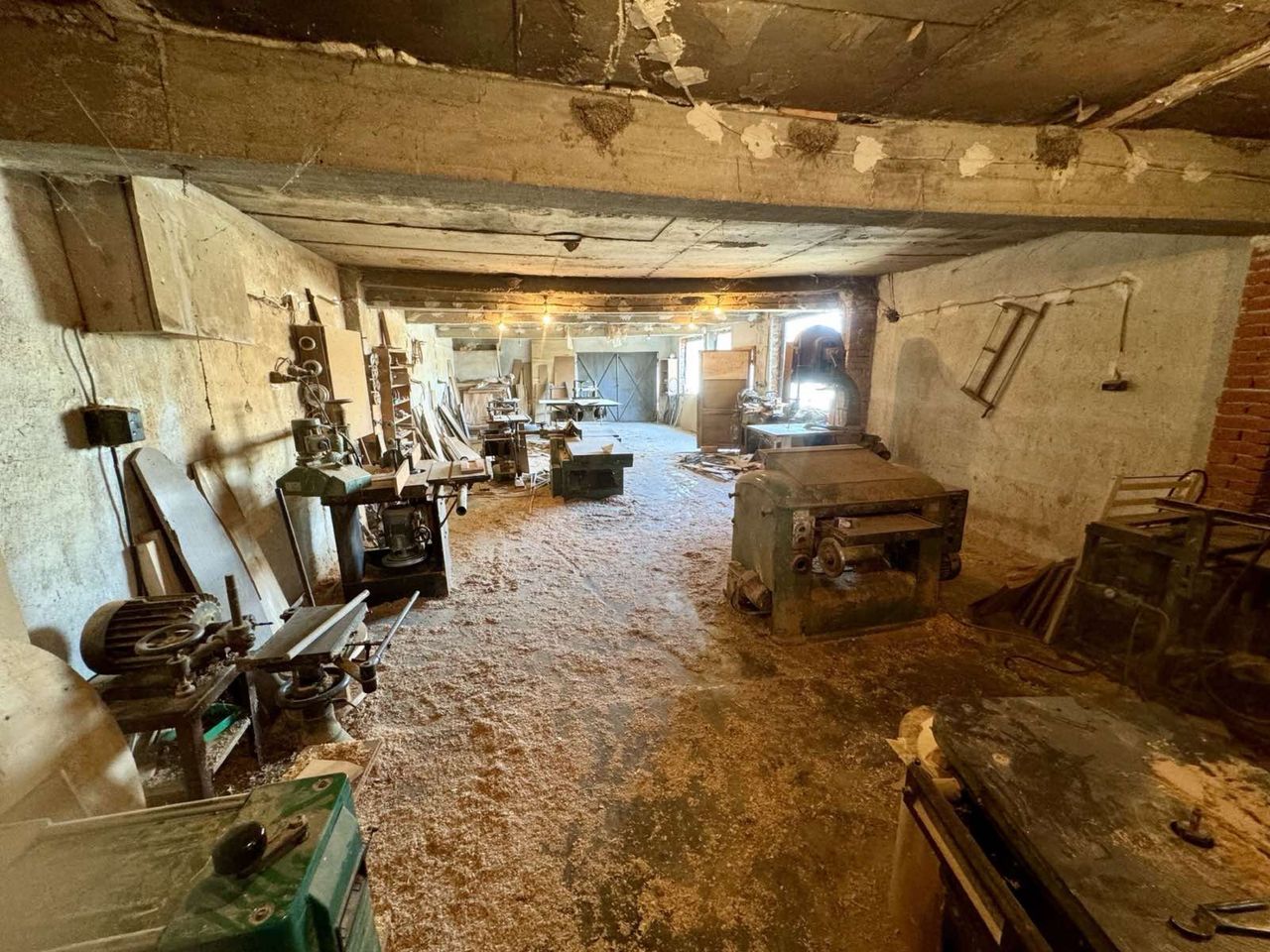 Дава се под наем Склад в с. Скутаре, Област Пловдив - 850 кв.м за 408 € - Снимка #16