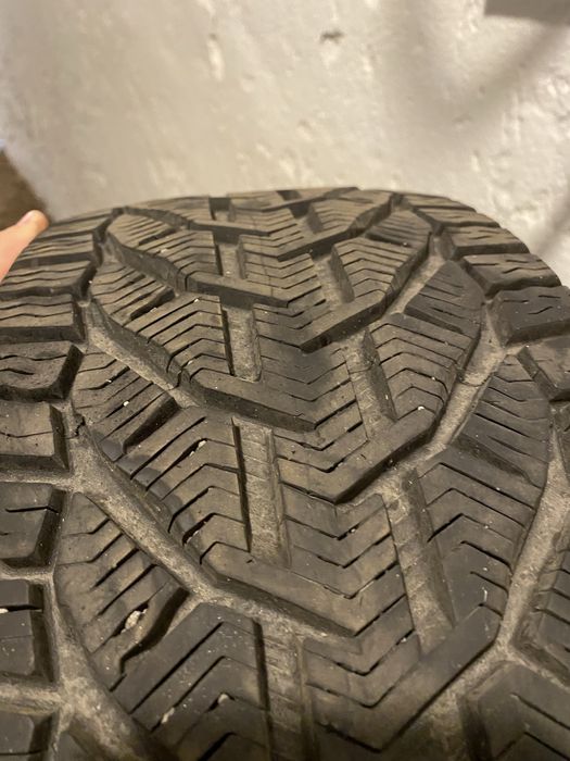 Cauciucuri de iarna 225 45 r17